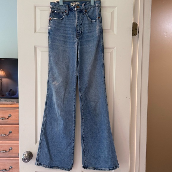 Madewell 11inch High Rise Flare - Picture 2 of 13